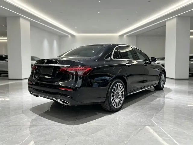 Mercedes-Benz E-Class — Фото автомобиля 7