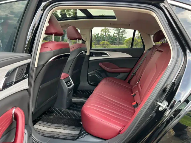 Hongqi H5 — Фото автомобиля 13
