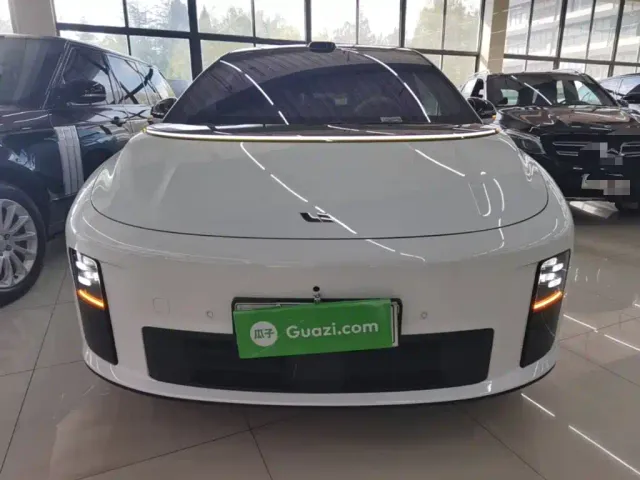 Li Auto i6 — Фото автомобиля 2