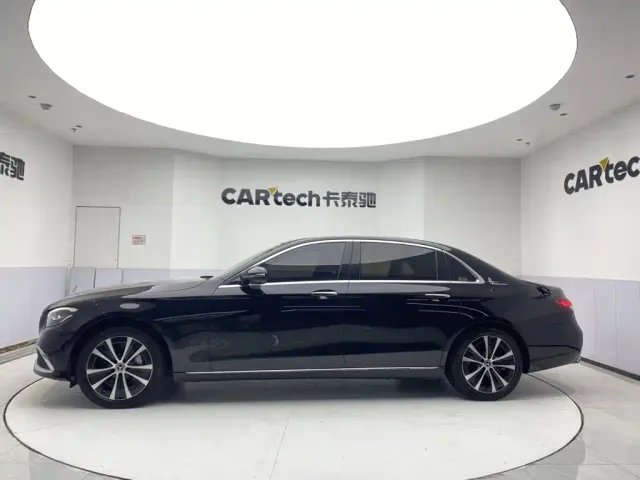 Mercedes-Benz E-Class — Фото автомобиля 8
