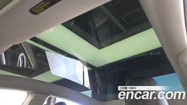 Tesla Model Y — Фото автомобиля 24
