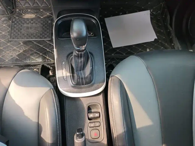 Roewe Clever — Фото автомобиля 13