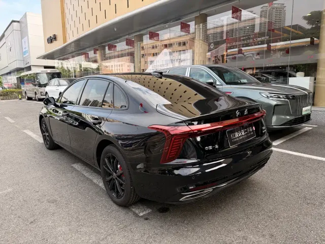 Hongqi H5 — Фото автомобиля 6
