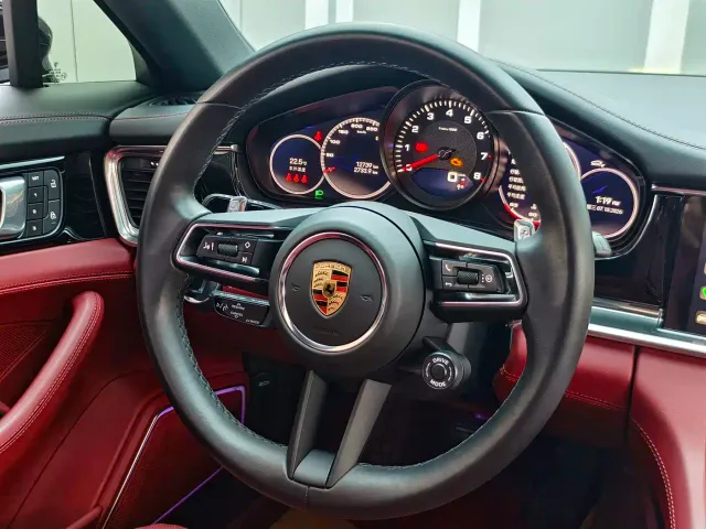 Porsche Panamera — Фото автомобиля 9