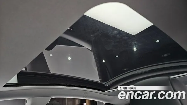 Tesla Model Y — Фото автомобиля 7