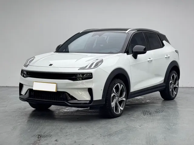 Фотография автомобиля — Lynk & Co 06