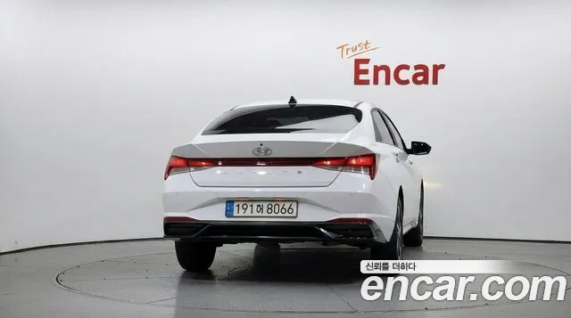 Hyundai AVANTE Avante (CN7) — Фото автомобиля 4