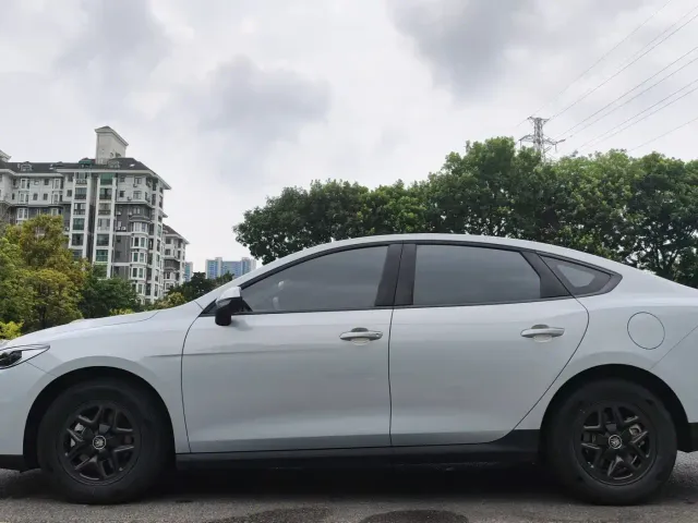 BYD Qin PLUS — Фото автомобиля 4