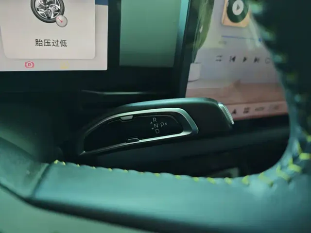 Geely Geometry G6 — Фото автомобиля 13