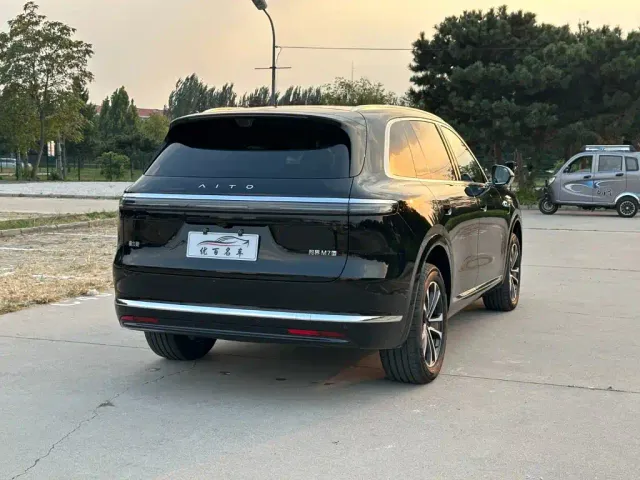 Aito M7 — Фото автомобиля 6