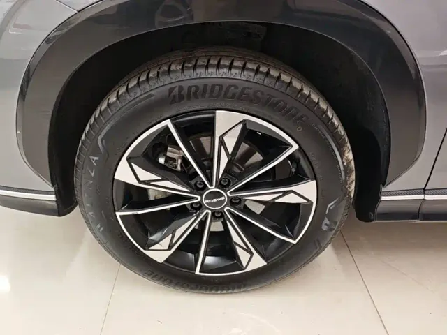 Roewe RX5 — Фото автомобиля 22