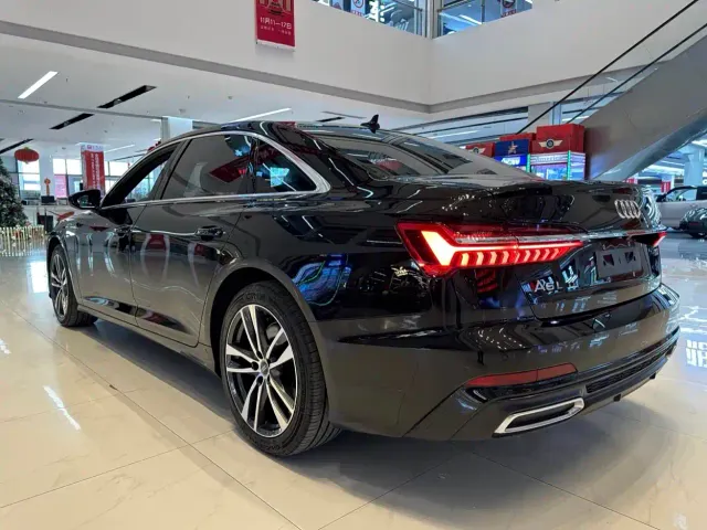 Audi A6L — Фото автомобиля 12