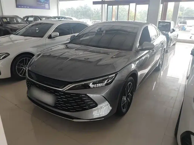 Фотография автомобиля — BYD Qin L