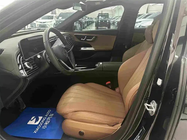 Mercedes-Benz E-Class — Фото автомобиля 12