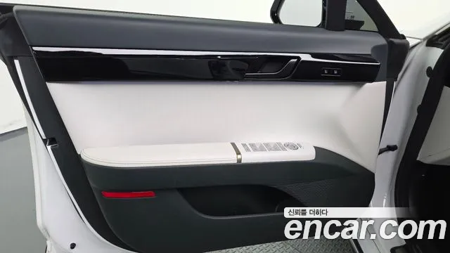 Hyundai Grandeur GN7 — Фото автомобиля 13