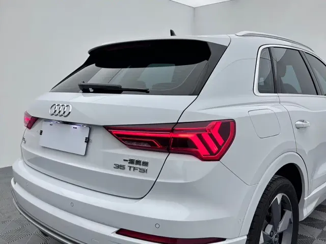 Audi Q3 — Фото автомобиля 9