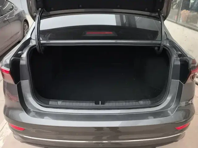Geely Emgrand — Фото автомобиля 4