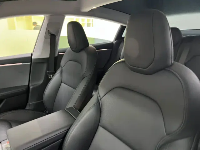 Tesla Model 3 — Фото автомобиля 12