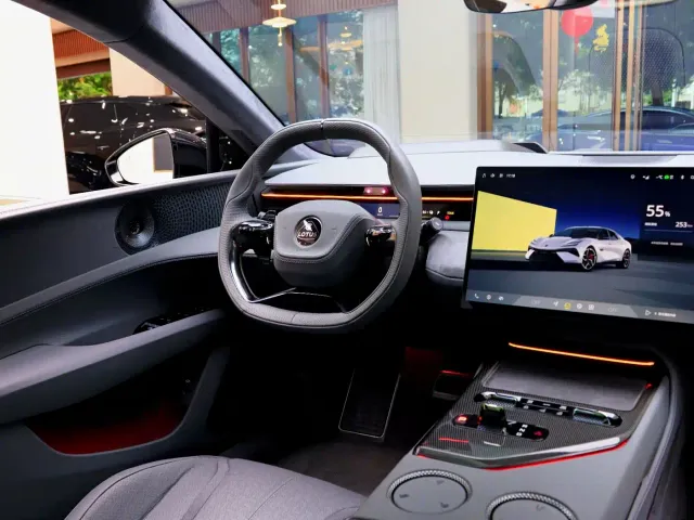 Lotus Emeya — Фото автомобиля 9