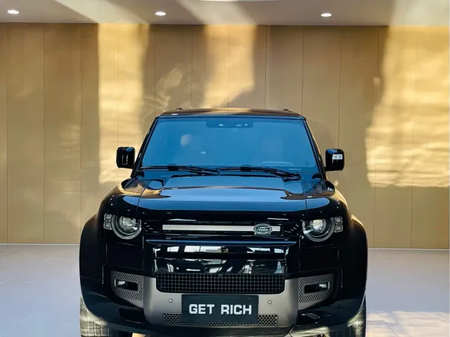 Land Rover Defender — Фото автомобиля 2