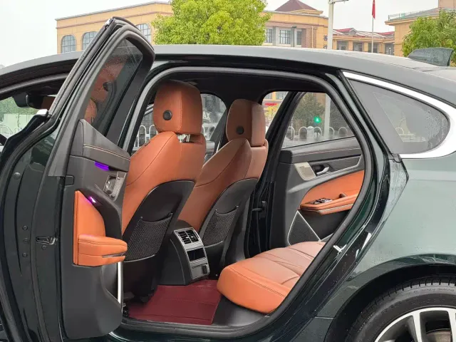 Jaguar XFL — Фото автомобиля 6