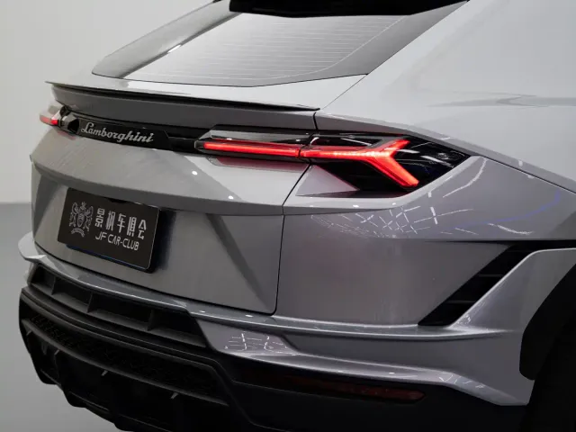 Lamborghini Urus — Фото автомобиля 15