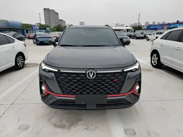 Changan CS35 Plus — Фото автомобиля 2