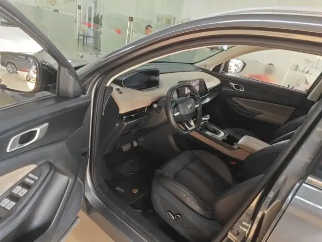 Changan Changan CS55 PLUS 2022 2nd Generation 1.5T DCT Excellence — Фото автомобиля 15