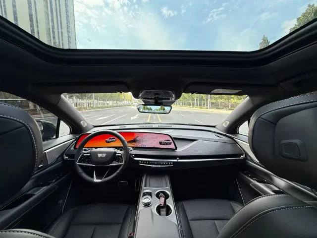 Cadillac XT5 — Фото автомобиля 8
