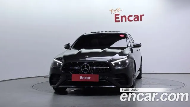 Mercedes-Benz E-Class — Фото автомобиля 3
