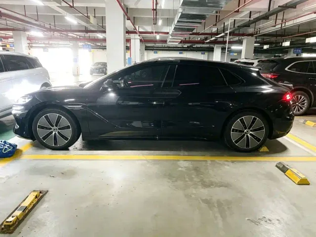 Denza Z9GT — Фото автомобиля 3