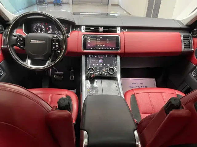 Land Rover Range Rover Sport — Фото автомобиля 15