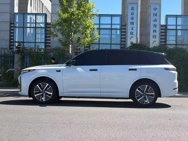 Li Auto L7 — Фото автомобиля 22