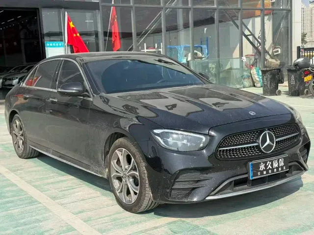 Mercedes-Benz E-Class — Фото автомобиля 3