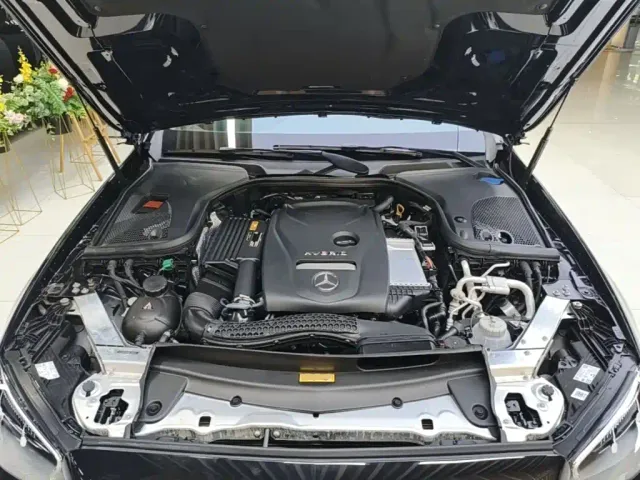 Mercedes-Benz E-Class — Фото автомобиля 19
