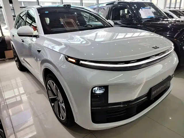 Li Auto L7 — Фото автомобиля 3