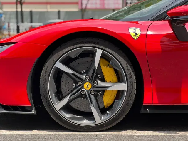 Ferrari SF90 — Фото автомобиля 6