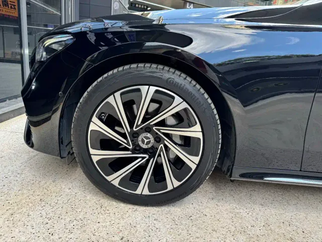 Mercedes-Benz E-Class — Фото автомобиля 28