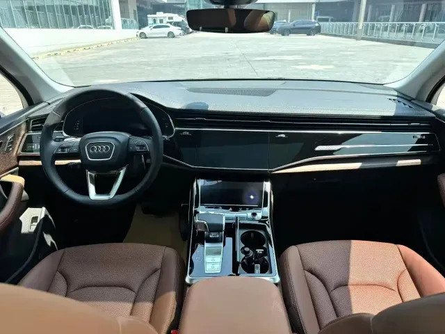Audi Q7 — Фото автомобиля 5