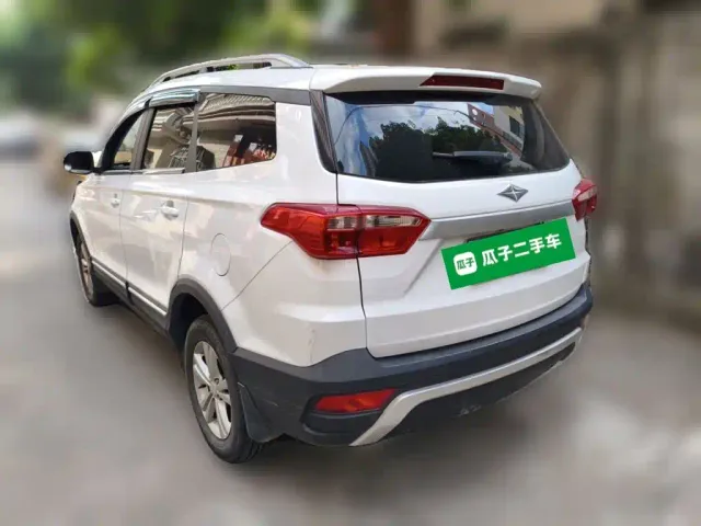 BAIC Ruixiang X3 — Фото автомобиля 4