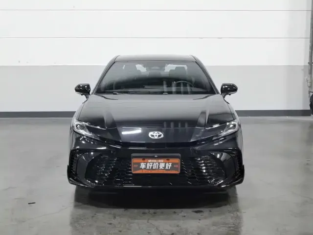 Toyota Camry — Фото автомобиля 3