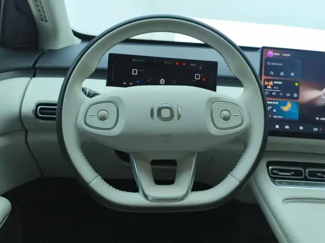 Changan Qiyuan Q05 — Фото автомобиля 15