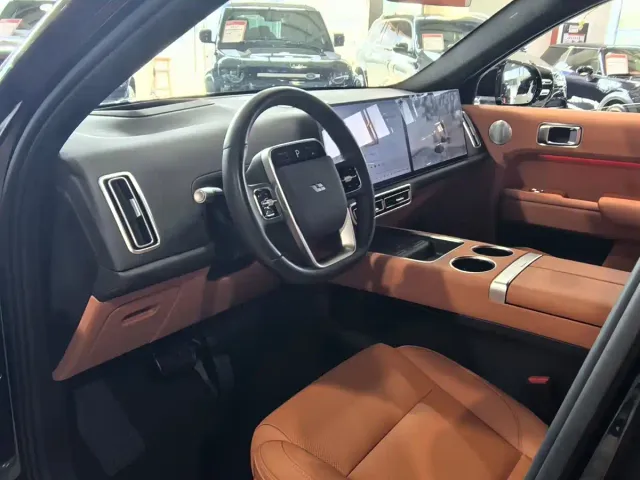 Li Auto L7 — Фото автомобиля 3