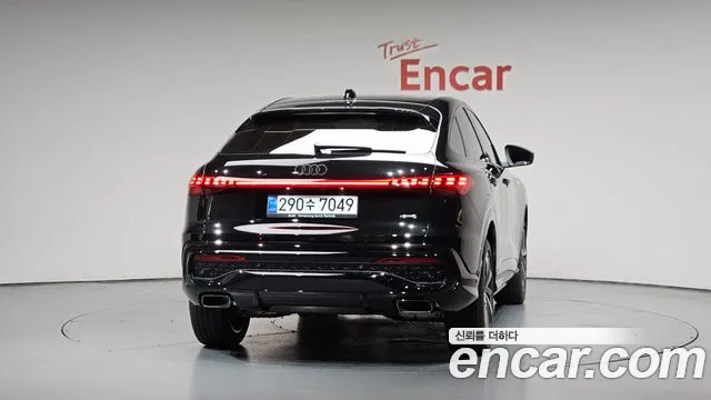 Audi Q5 40 TFSI quattro Sportback S Line — Фото автомобиля 3