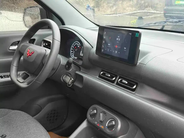 Wuling Hongguang — Фото автомобиля 7