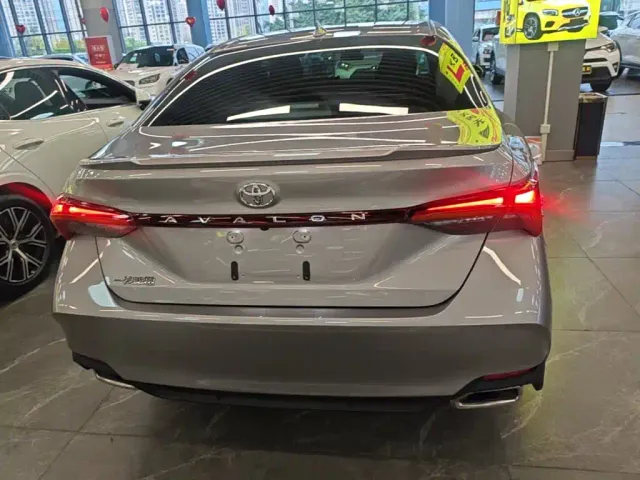 Toyota Avalon — Фото автомобиля 5