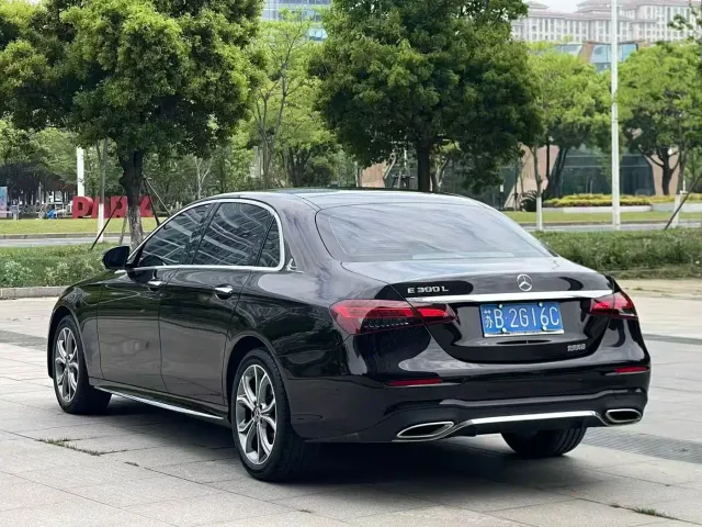 Mercedes-Benz E-Class — Фото автомобиля 9