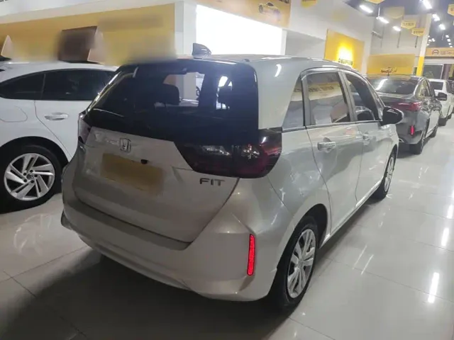 Honda Fit — Фото автомобиля 6