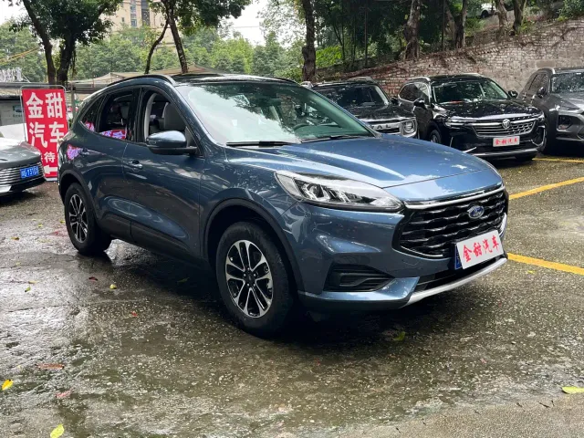 Ford Escape — Фото автомобиля 7