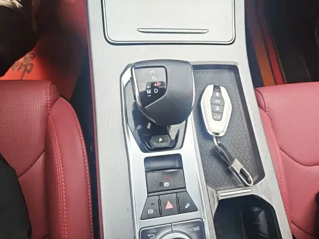 Jetour Jetour X70 PLUS 2023 1.5T DCT Self-Strengthening PRO 5-Seater — Фото автомобиля 6